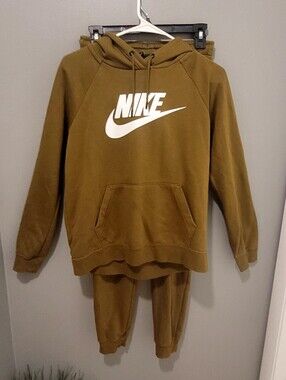 Nike Two Piece Jogger OutfitSz Xs-S